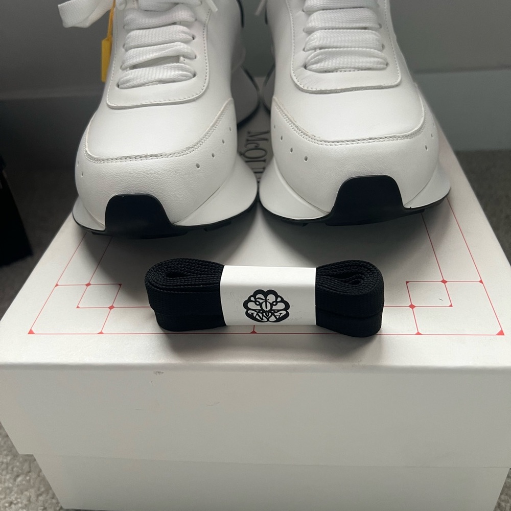 Alexander McQueen Sneakers - Picture 2 of 5